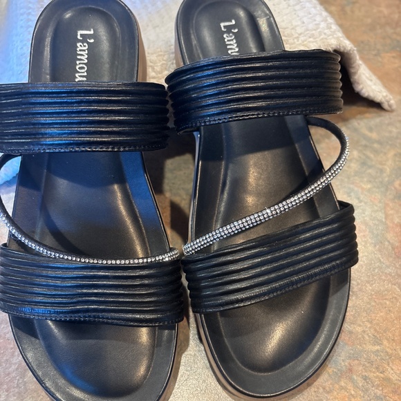 Sandals - Picture 3 of 4